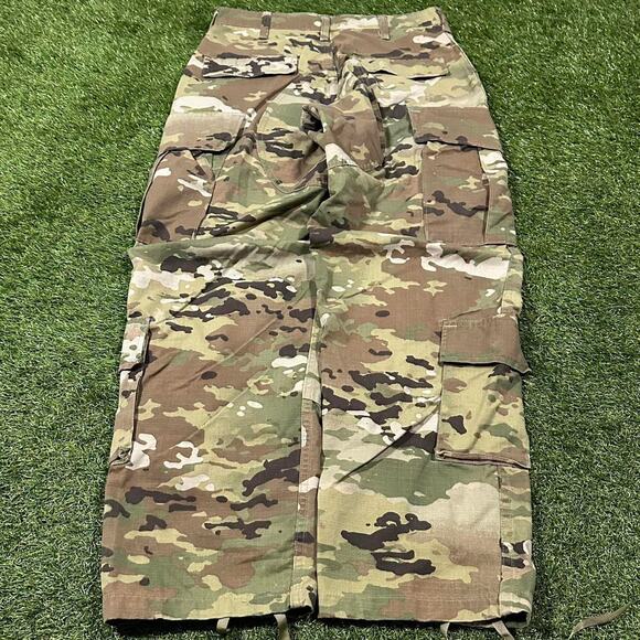 Y2K CAMO CARGO PANTS - Picture 2 of 4